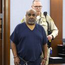ARCHIVO - Duane Keffe D Davis, acusado de orquestar el asesinato en 1996 del ícono del hip hop Tupac Shakur, es conducido a la sala del tribunal durante una audiencia en el Centro de Justicia Regional, el 23 de abril de 2024, en Las Vegas. Una jueza de Nevada decidirá el martes 25 de junio si el ex líder de una pandilla del área de Los Ángeles, Davis, será liberado de la cárcel y recibirá arresto domiciliario antes de su juicio por asesinato en 1996 de la leyenda de la música hip-hop Tupac Shakur. (Bizuayehu Tesfaye/Las Vegas Review-Journal vía AP, archivo)