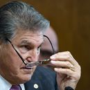 Biden se reúne con senadores por el tema del presupuesto