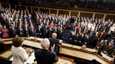 Trump pregona bienestar económico en su informe a la nación
