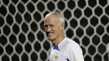 Deschamps firma extensión para seguir al mando de Francia