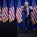 ARCHIVO - El presidente Donald Trump baila mientras abandona el escenario tras dirigirse a los legisladores republicanos de la Cámara de Representantes durante su retiro político anual, el martes 6 de enero de 2026, en Washington. (AP Foto/Evan Vucci, Archivo)