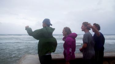 erika deja 20 muertos y 7.300 evacuados