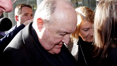 Australia condena a 1 año de cárcel a obispo que tapó abusos