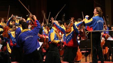 gobierno venezolano lanza maratonico festival en medio de crisis economica