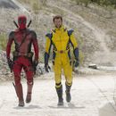 Esta imagen proporcionada por 20th Century Studios/Marvel Studios muestra a Ryan Reynolds como Deadpool/Wade Wilson, izquierda, y Hugh Jackman como Wolverine/Logan en una escena de Deadpool & Wolverine. (20th Century Studios/Marvel Studios via AP)