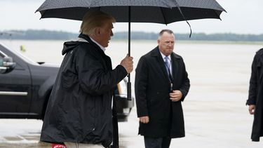 Tras daños de huracán Laura, Trump visita Luisiana y Texas