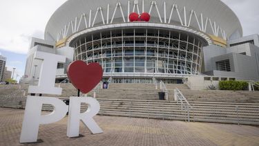 timan a dos mujeres que intentaban comprar taquillas para ver a bad bunny