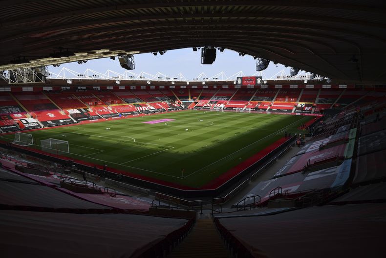 ARCHIVO - Una vista general del estadio St. Marys antes del partido de fútbol de la Liga Premier inglesa entre Southampton y Tottenham Hotspur en Southampton, Inglaterra, el domingo 20 de septiembre de 2020. (Justin Tallis/Pool vía AP, Archivo)