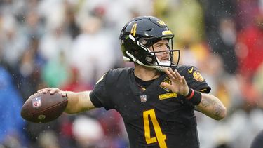 Commanders superan por tierra a Falcons en tarde lluviosa