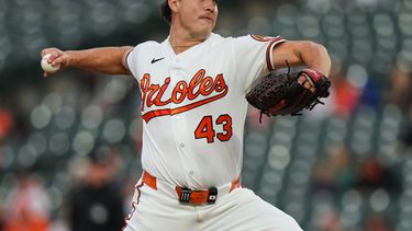 El abridor de los Orioles de Baltimore Trey Gibson lanza en la primera entrada en el segundo encuentro de la doble cartelera ante los Azulejos de Toronto el miércoles 23 de septiembre del 2026. (AP Foto/Stephanie Scarbrough)