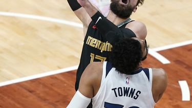 Valanciunas conduce a Grizzlies a triunfo ante Timberwolves