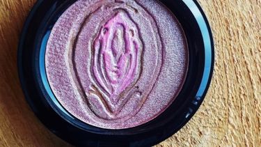 solo en venezuela: crean la nueva moda de maquillar vaginas