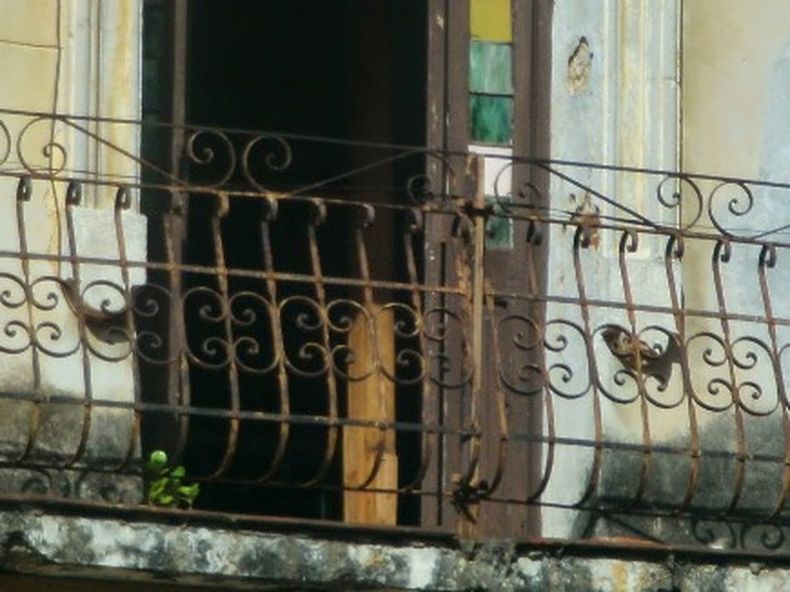 Algunos llevan desde los años 90 esperando ser trasladados a un albergue.