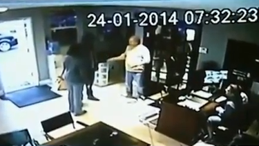 Video de disputa violente en Dealer de carro