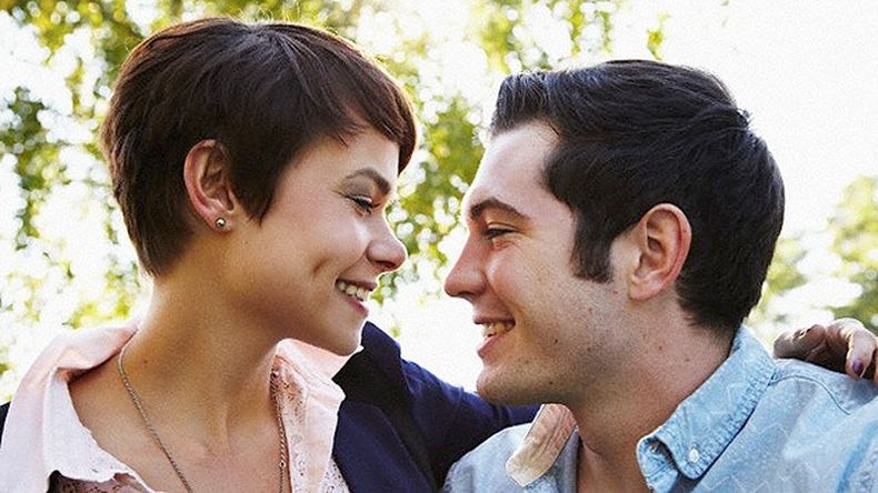 Para encontrar al hombre perfecto una mujer besa a 15 hombres como promedio, tiene 2 relaciones duraderas y le rompen el corazón 2 veces, así lo revela un estudio.