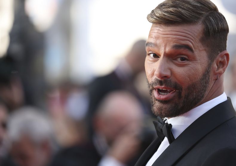 ESP-CEL RICKY MARTIN