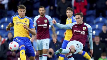 Burnley vence al Southampton y aspira a la permanencia