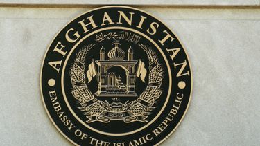 EEUU toma control de embajada y consulados afganos del país