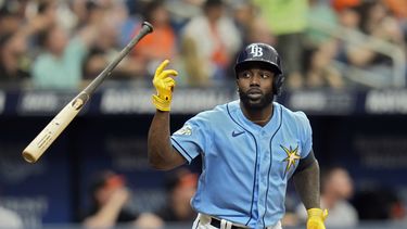 Randy Arozarena de los Rays de Tampa Bay tras batear un jonón ante los Orioles de Baltimore, el miércoles 21 de junio de 2023. (AP Foto/Chris OMeara)