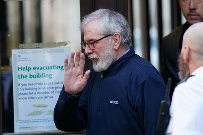 El exlíder del Sinn Fein Gerry Adams en el tribunal en Londres el 18 de marzo del 2026. (Ben Whitley/PA via AP)