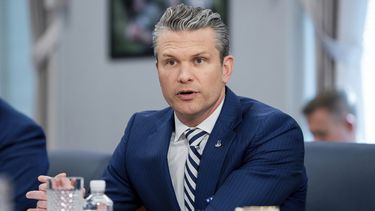 El secretario de defensa de Estados Unidos Pete Hegseth en el Pentágono en Washington el 16 de abril del 2025. (AP foto/Nathan Howard)