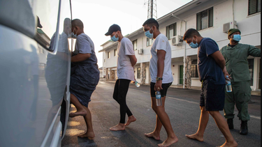 madres de balseros cubanos desaparecidos en el mar buscan respuesta en la embajada de bahamas en la habana