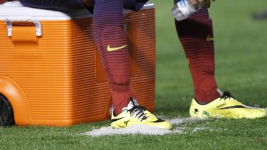 americateve | Neymar, del Barcelona, tras la derrota ante Real Madrid por la final de la Copa del Rey en Valencia el 16 de abril del 2014. Neymar qued&oacute; lesioinado. (AP Foto/Alberto Saiz)