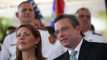 el exgobernador alejandro garcia padilla y wilma pastrana anuncian su divorcio