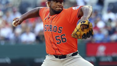 El dominicano Ronel Blanco, de los Astros de Houston, tuvo una actuación de seis entradas y un imparable, en su primera salida después de su sin hit. Aquí trabaja durante la segunda entrada del juego de béisbol en contra de los Rangers de Texas, el domingo 7 de abril de 2024, en Arlington, Texas. (AP Foto/ Richard W. Rodriguez)