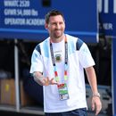 El capitán argentino Lionel Messi llega al estadio para el partido contra Egipto en los octavos de final del Mundial, el martes 7 de julio de 2026, en Atlanta. (AP Foto/Colin Hubbard)