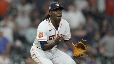 Astros vencen 7-3 a Guardianes; Valdez trabaja 7 entradas