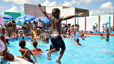 memorias del comunismo: ahora los circulos sociales obreros de la habana recobraran su lujo para el turismo