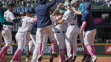 Marineros frenan su mal paso con triunfo de 2-1 sobre Rays