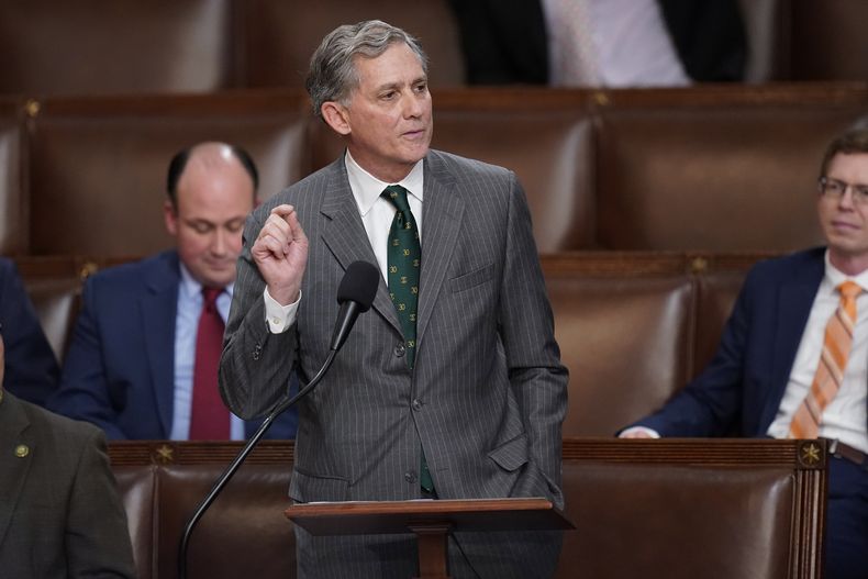 El representante French Hill (republicano por Arkansas) en el Capitolio en Washington el 5 de enero de 2023.. (Foto AP /Alex Brandon)