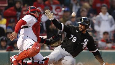 Abreu y Medias Blancas vencen a Medias Rojas en 10 innings