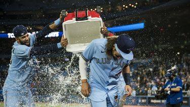 Grand slam de Bichette da triunfo a Azulejos sobre Boston