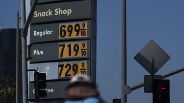 precio medio de combustible en eeuu bate nuevo record y supero los 5 dolares por primera vez en la historia