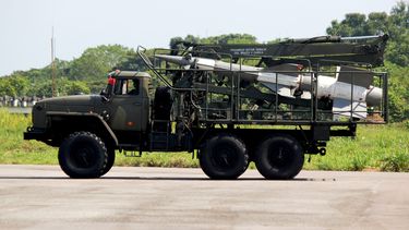Venezuela inicia ejercicios militares en frontera colombiana