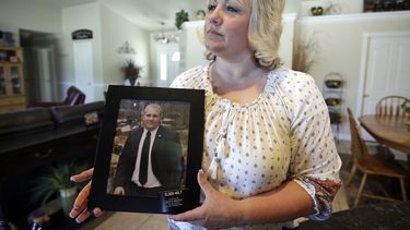 Estadounidense excarcelado en Venezuela llega a EEUU