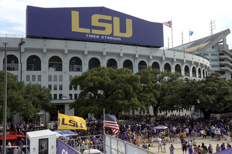 ARCHIVO - El Tiger Stadium se ve antes de un juego de fútbol americano de la NCAA entre LSU y Northwestern State en Baton Rouge, Luisiana, el 14 de septiembre de 2019. (AP Foto/Patrick Dennis, Archivo)