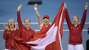 Suiza derrota a Australia y alza la Copa Billie Jean King