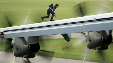 cinemacon: cruise sorprende con acrobacias de m: i