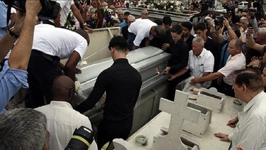 alicia alonso, sepultada en el cementerio de colon