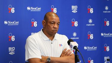 Los 76ers necesitan a un mejor Harden y un Embiid sano