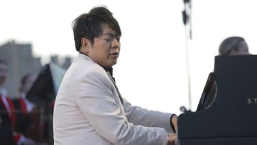 ARCHIVO - El pianista chino Lang Lang durante su presentación en un concierto en el Castillo de Windsor, Inglaterra, para celebrar la coronación del rey Carlos III de Gran Bretaña el domingo 7 de mayo de 2023. Lang Lang se presentará en concierto en el Auditorio Nacional de la Ciudad de México el 3 de octubre. (Chris Jackson/Pool Photo vía AP)