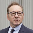 El actor Kevin Spacey llega al Tribunal de la Corona en Southwark, en Londres, el viernes 14 de julio de 2023. (Foto AP/Kin Cheung)