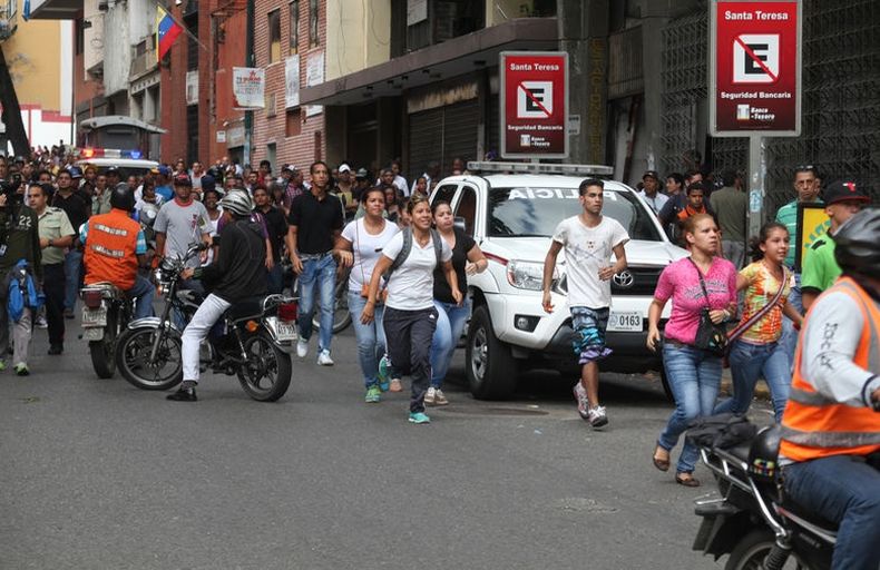 Todos eran miembros del colectivo Escudo de la Revolución. Entre los fallecidos se encuentra el líder del grupo, José Odreman, quien antes de perder la vida advirtió lo que le iba a suceder. Video