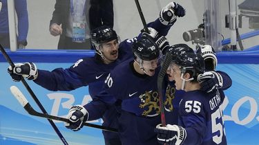 Finlandia derrota a Rusia, gana 1er oro olímpico en hockey