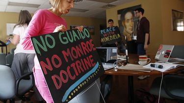 EEUU condena protesta que tomó la embajada venezolana
