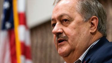 Trump pide a Virginia Occidental no votar por Blankenship